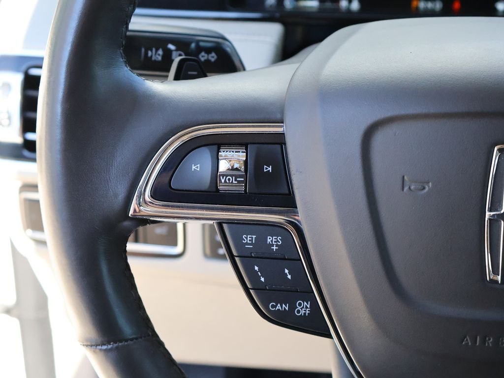 Used 2020 White Lincoln Reserve image 36