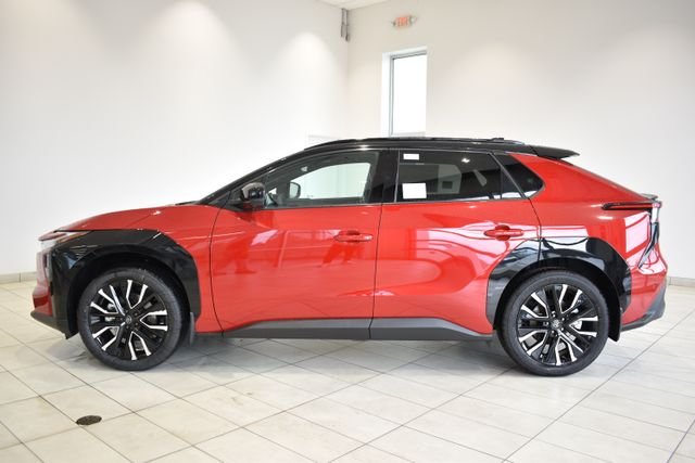 New 2026 Supersonic Red with Midnight Black Metallic roof <sup>1</sup> Toyota  Limited image 6