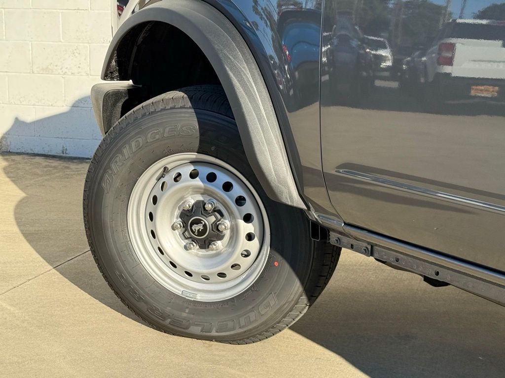 New 2025 Carbonized Gray Metallic Ford Base image 15