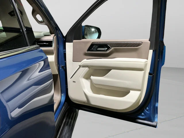 2026 GMC Yukon Denali - Photo 28