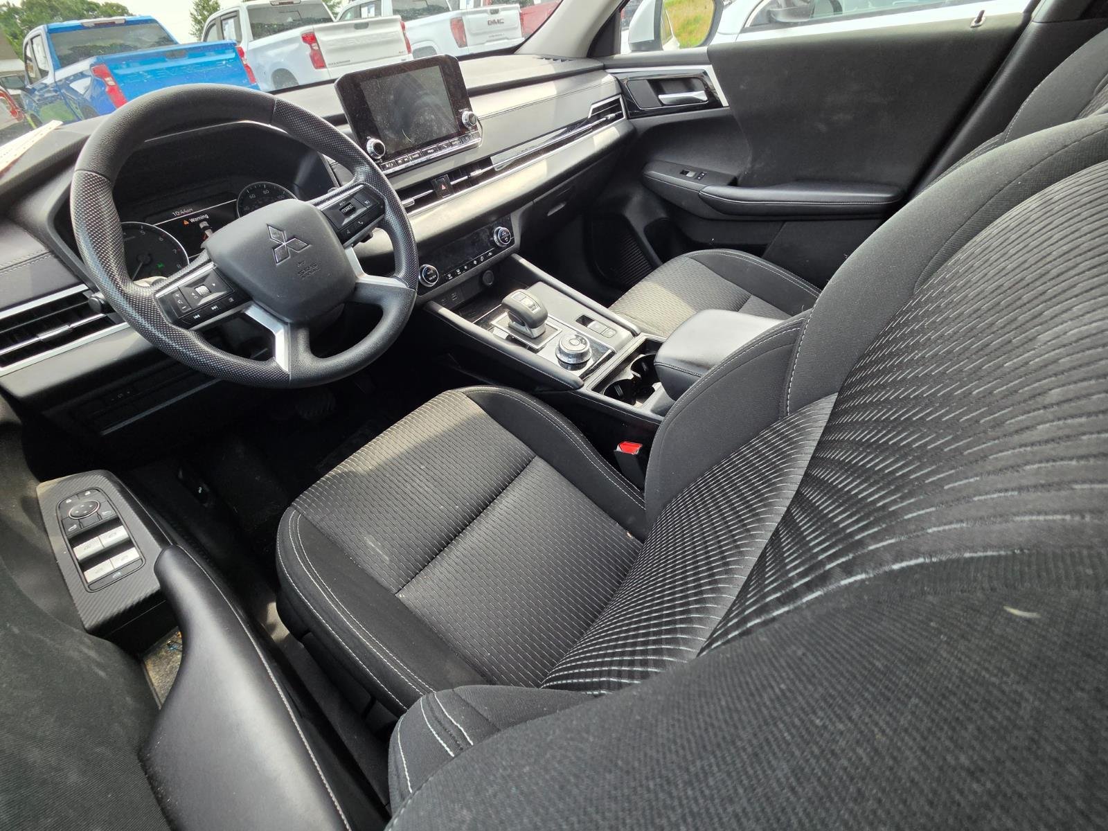 Used 2024 Silver Mitsubishi ES image 9