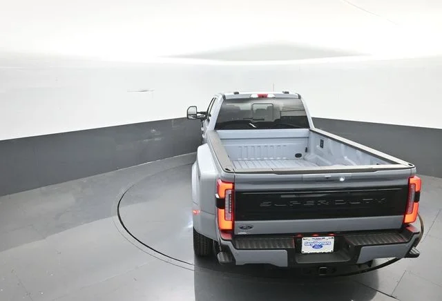 New 2026 Glacier Gray Metallic Tri-Coat Ford F-350® Platinum® image 29