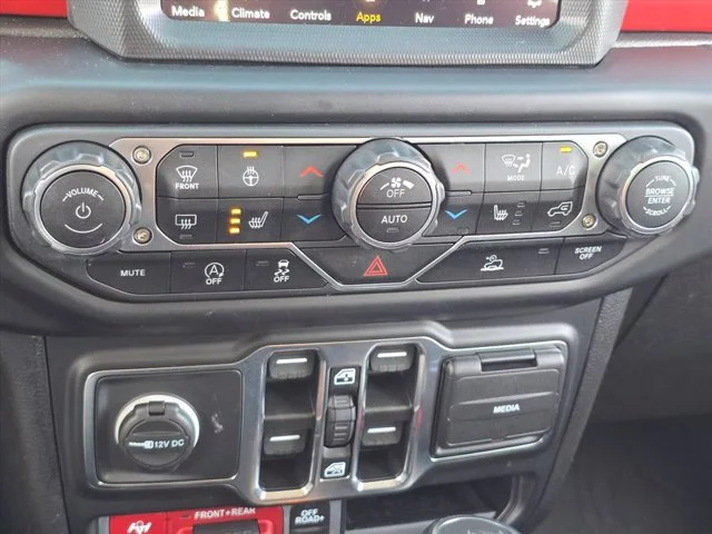 Used 2023  Jeep Rubicon image 29
