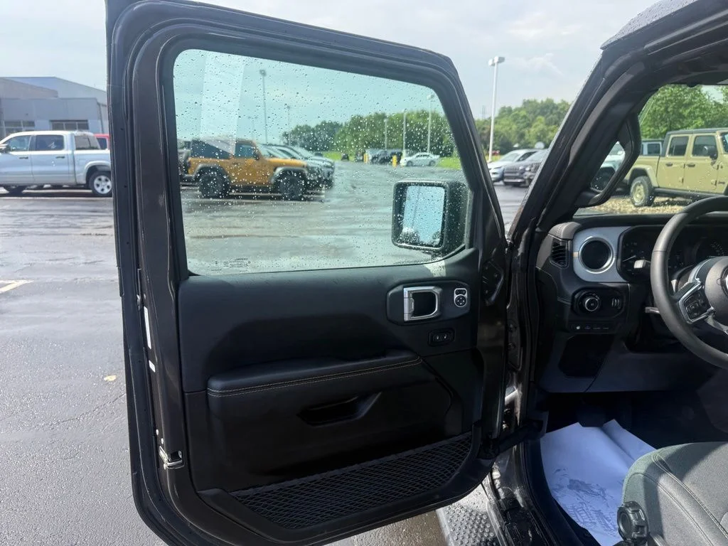 Used 2025 Gray Jeep Sahara 4xe image 15