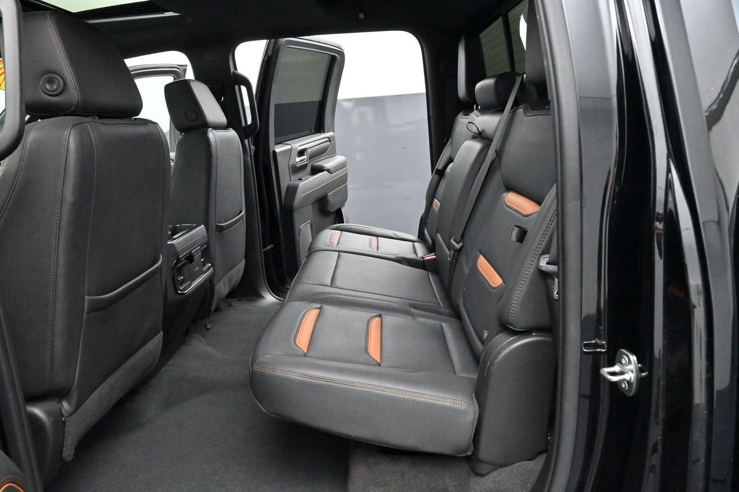 Used 2024 Onyx Black GMC AT4 image 29