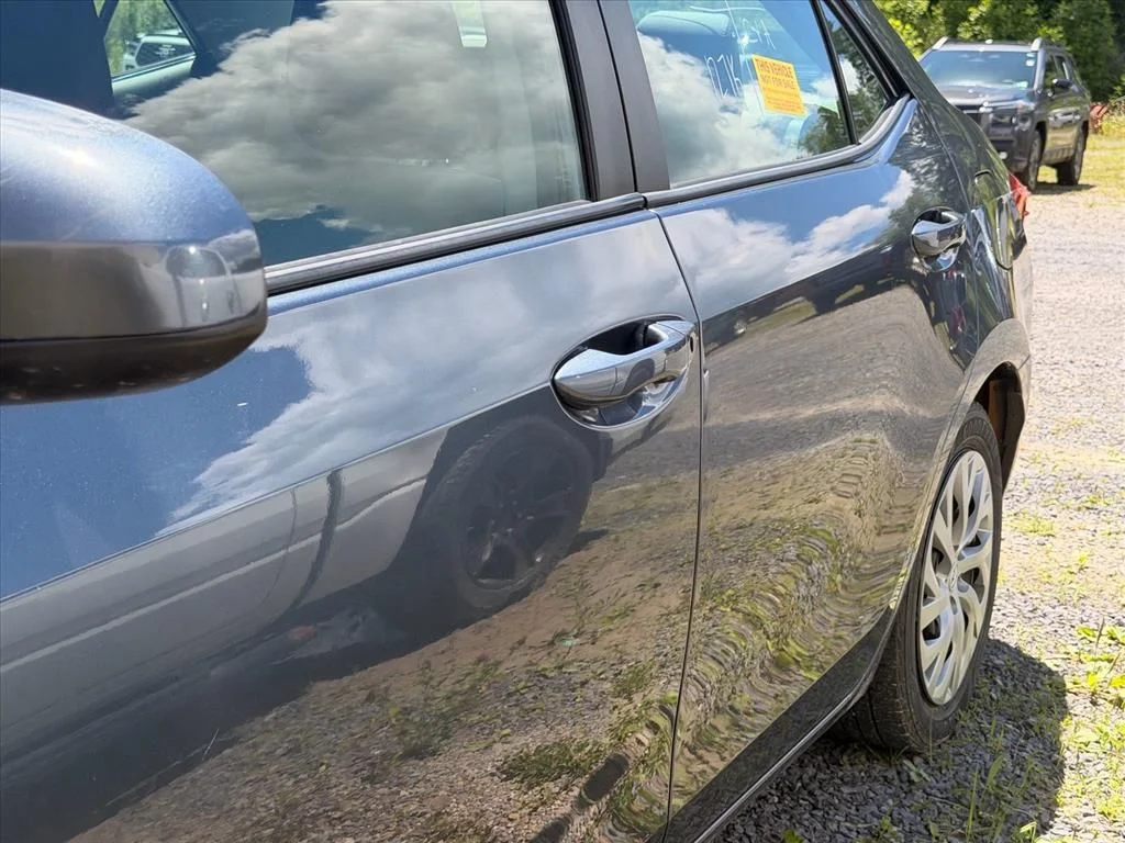 Used 2018 Gray Toyota LE image 10