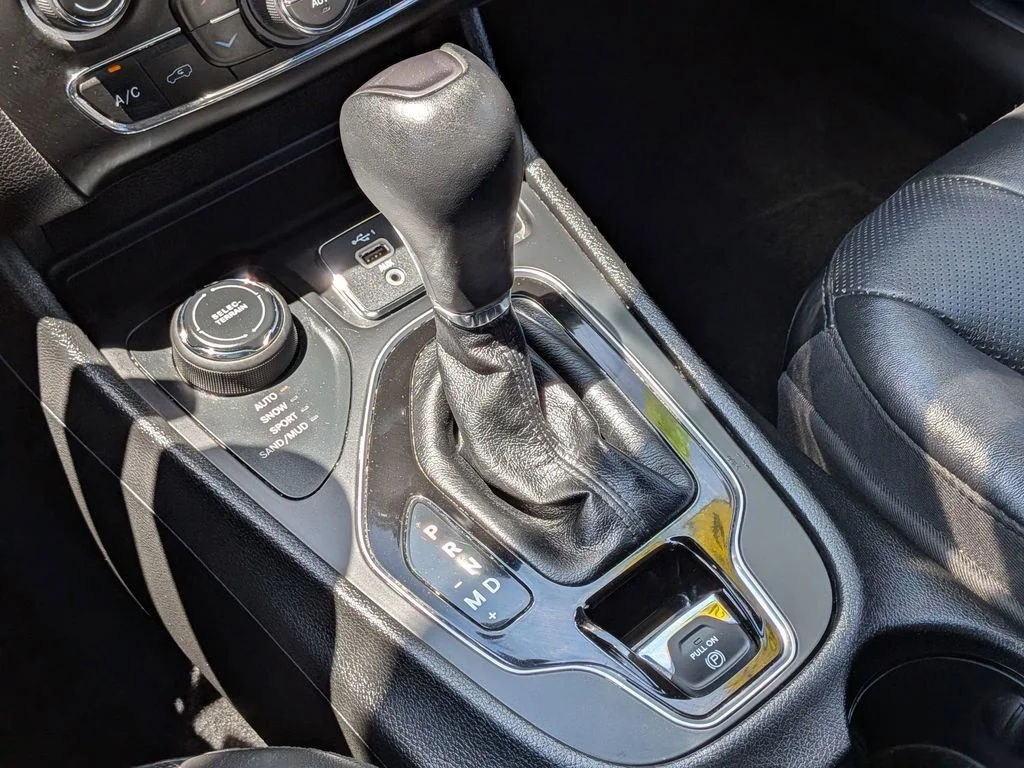 Used 2021 White Jeep Limited image 17