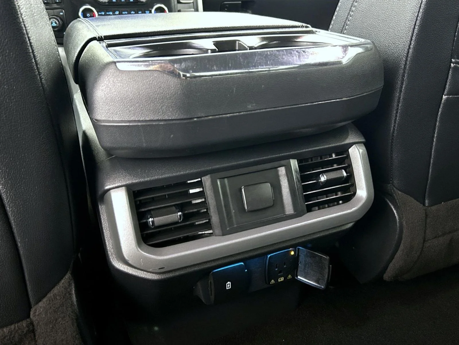 Used 2022 Silver Ford Lariat image 21