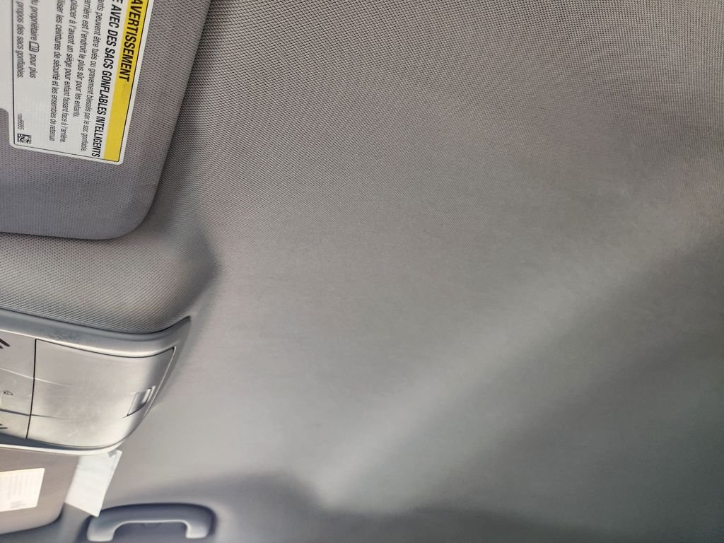 Used 2018 Silver Ice Metallic Chevrolet LT image 27