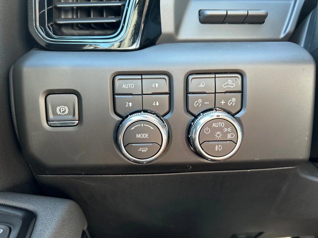 New 2026 Sterling Metallic GMC AT4 image 14
