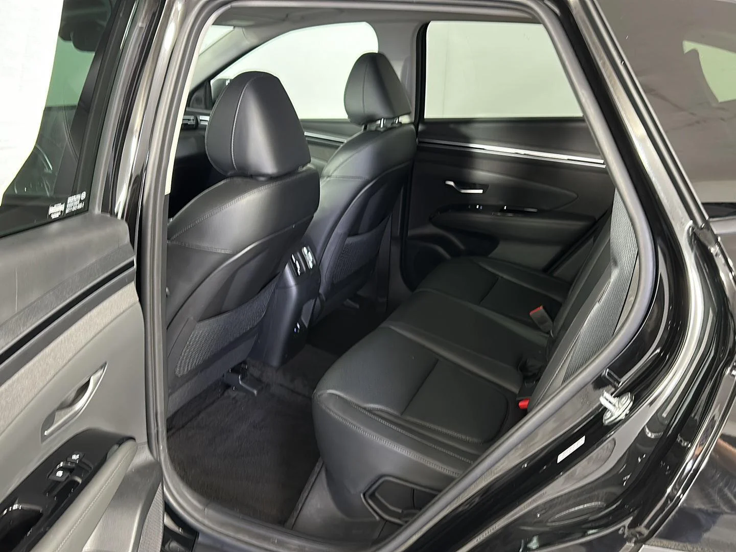 Used 2024 Black Pearl Hyundai Limited image 22