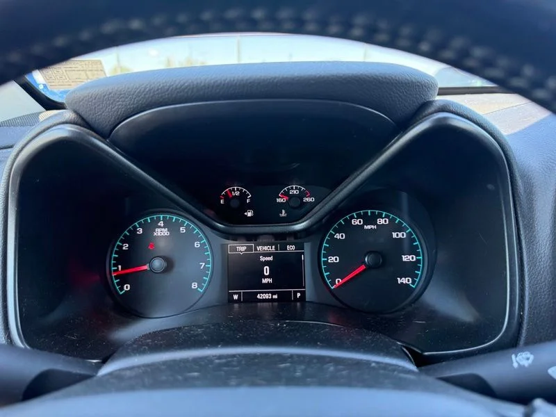 Used 2022 Beige GMC Elevation image 10