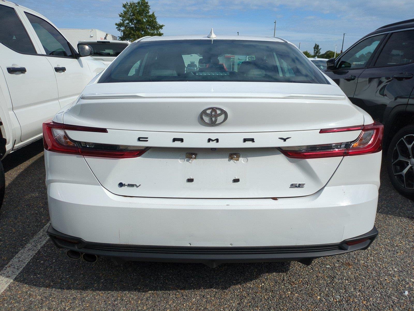 Used 2025  TOYOTA  image 4