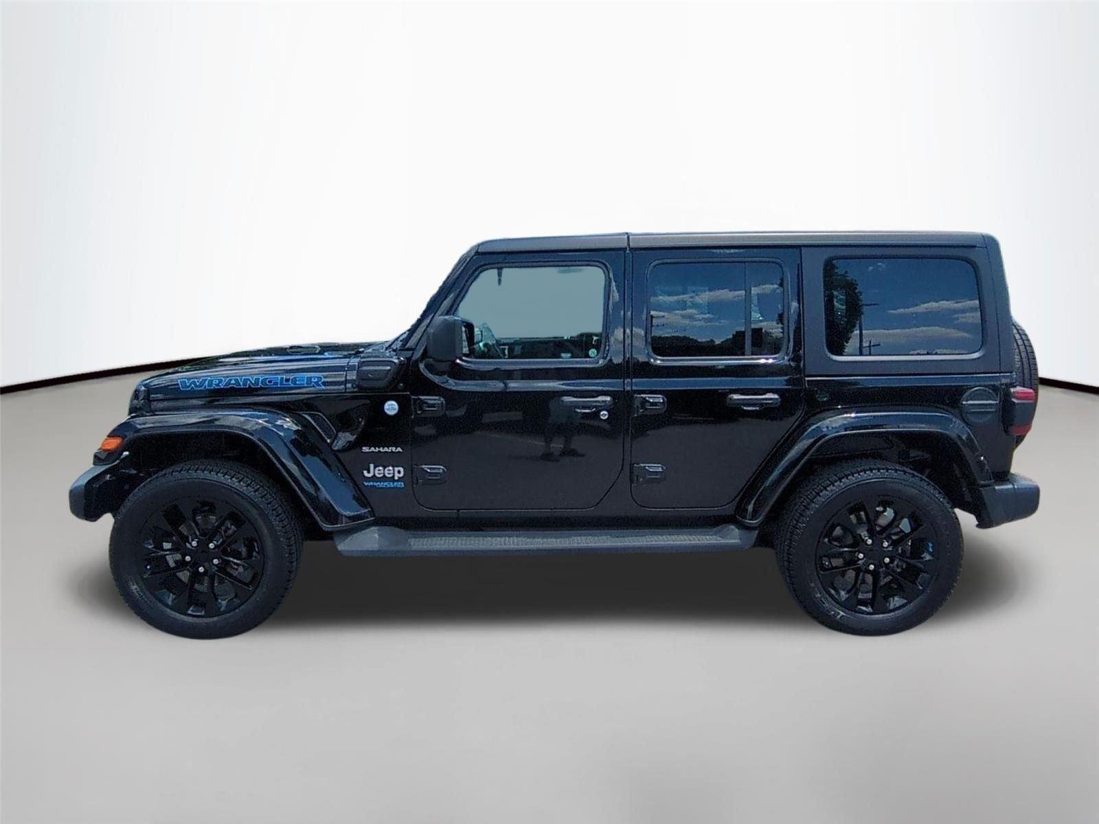 Used 2022 Black Clearcoat Jeep Unlimited Sahara image 2