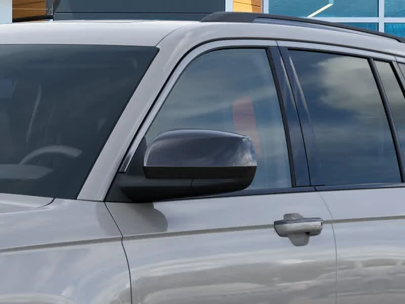 New 2026 Silver Zynith Jeep Laredo Altitude image 12