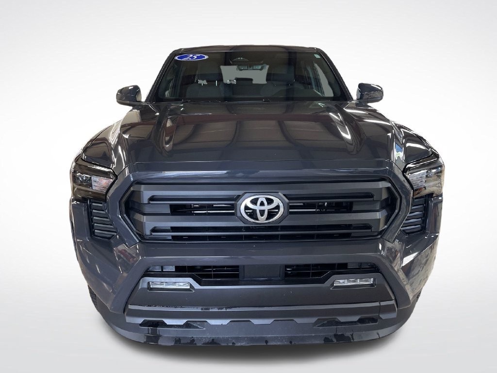 Used 2025  Toyota SR5 image 8