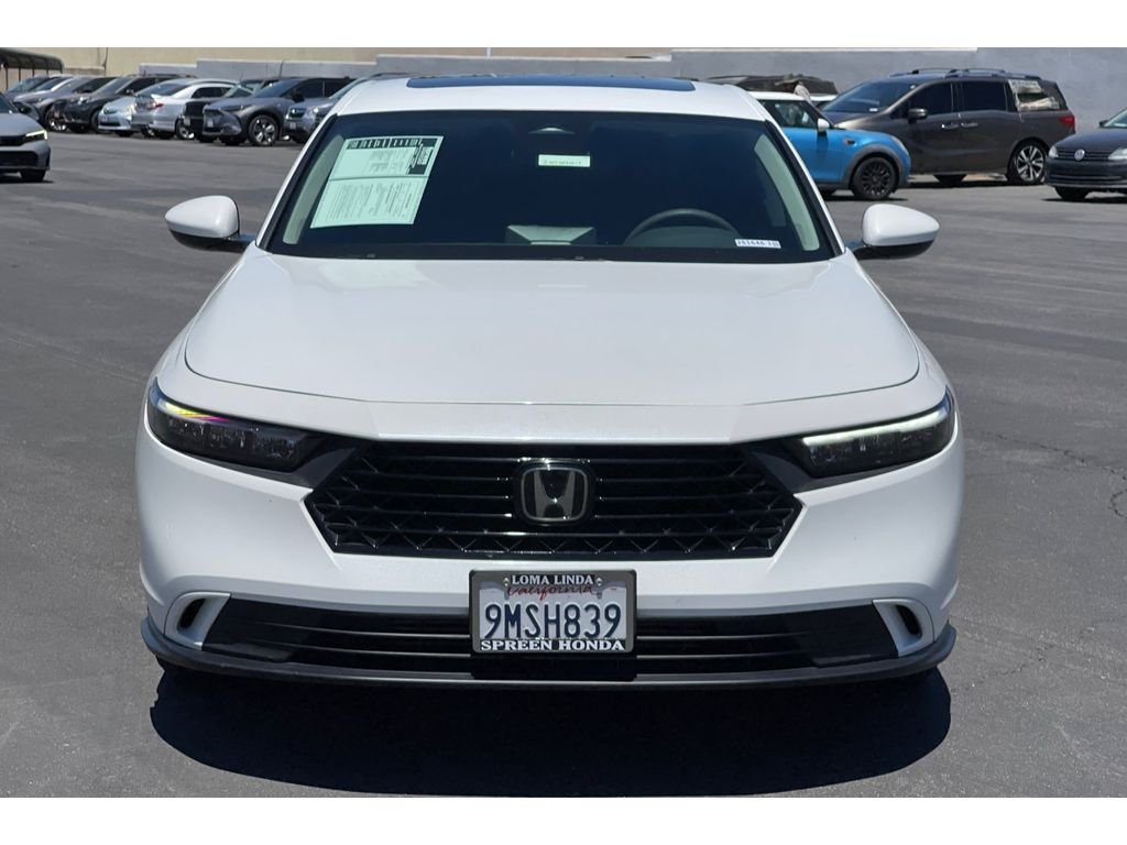 Used 2024 Platinum White Pearl Honda EX image 9