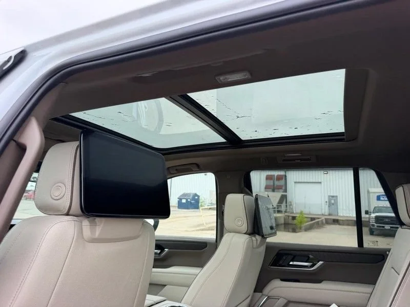 2026 GMC Yukon Denali - Photo 10