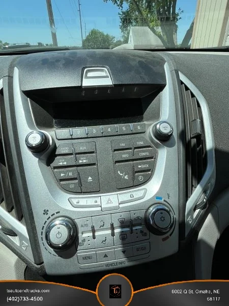 Used 2011 Red GMC SLT Sport Utility 4D image 19
