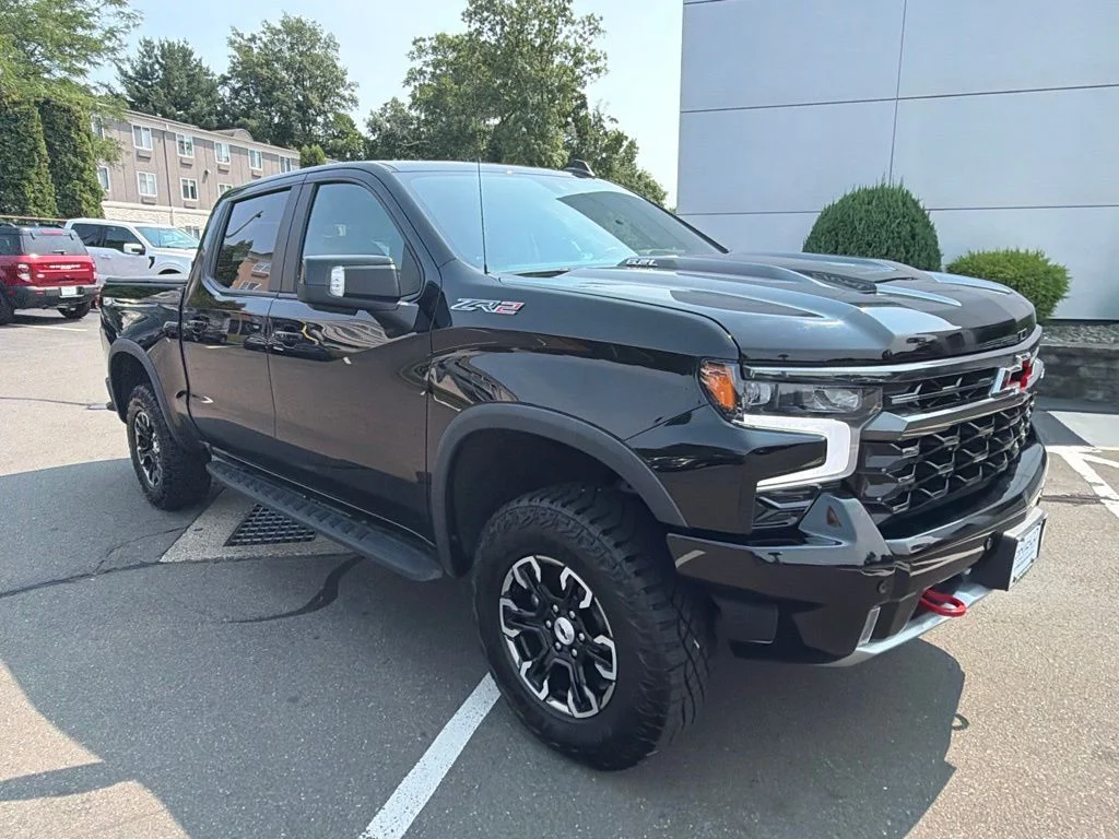 Used 2025 Black Chevrolet ZR2 image 9