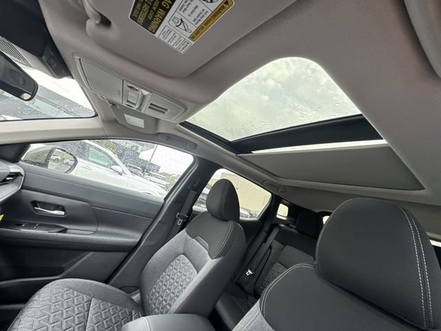 Used 2025 Brown Nissan SV image 22
