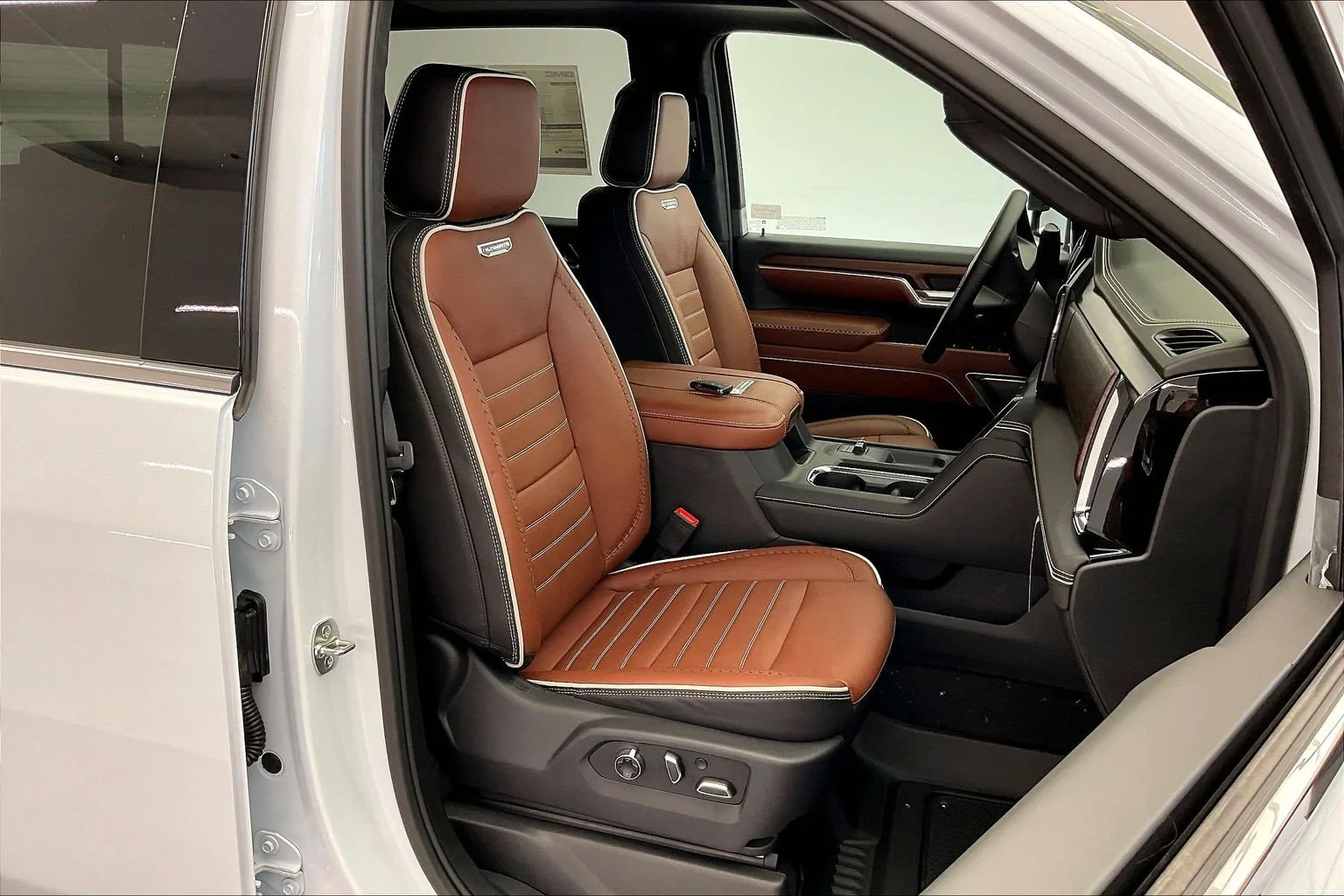 New 2026 Glacier White Tricoat GMC Denali Ultimate image 9