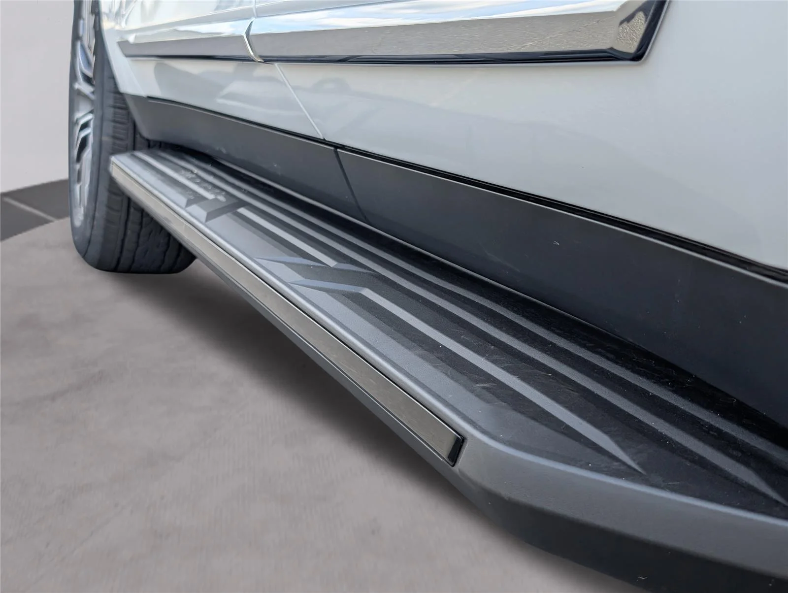 New 2026 Summit White GMC Elevation image 28