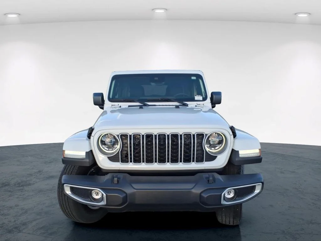 Used 2024 White Jeep Sahara image 4