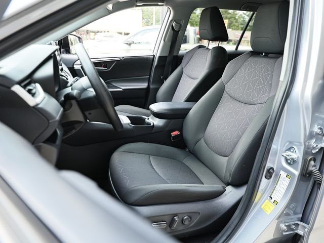 Used 2025 Silver Sky Metallic Toyota XLE image 19