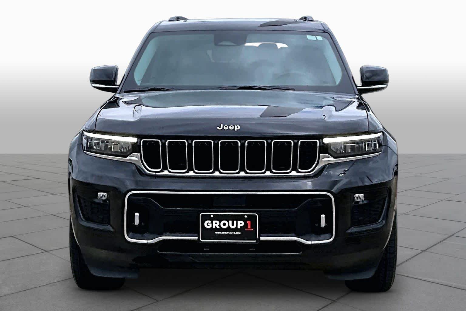 Used 2021 Diamond Black Crystal Pearlcoat Jeep Overland image 6