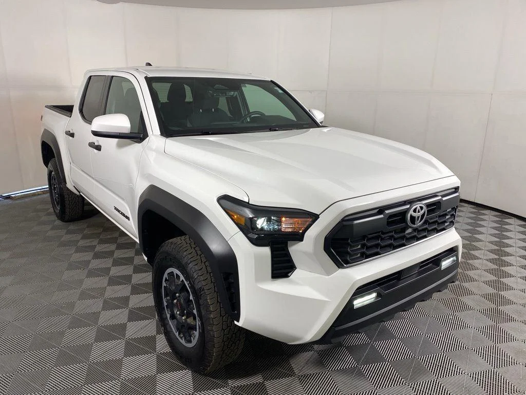 Used 2025 Ice Toyota TRD Off-Road image 17