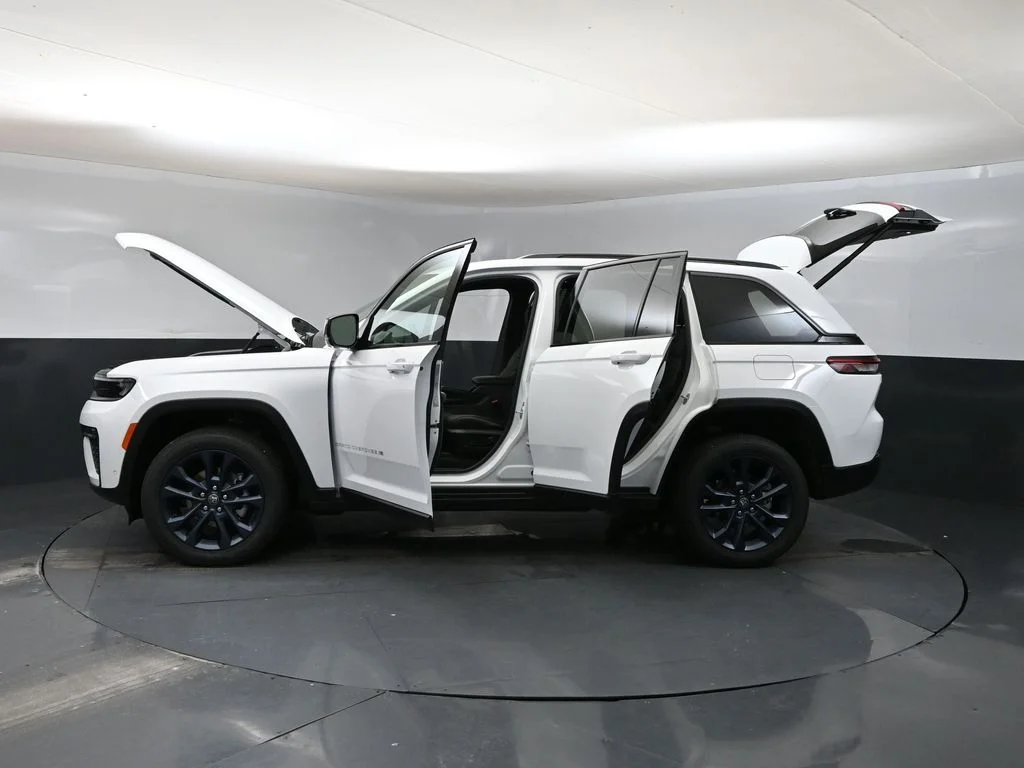 New 2026 Bright White Clearcoat Jeep  image 61