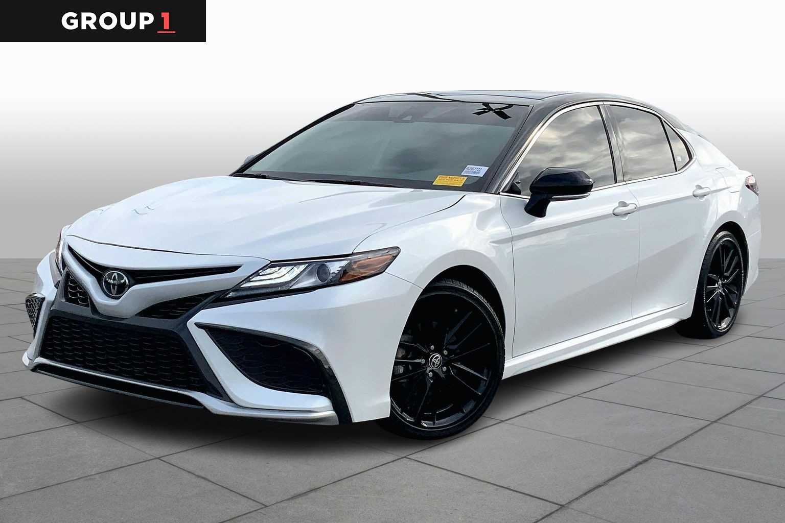 White (Wind Chill Pearl) 2024 Toyota Camry XSE FWD Sedan Front-Wheel Drive