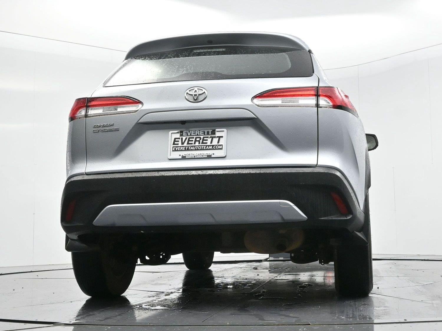 Used 2024 Sonic Silver Toyota L image 47