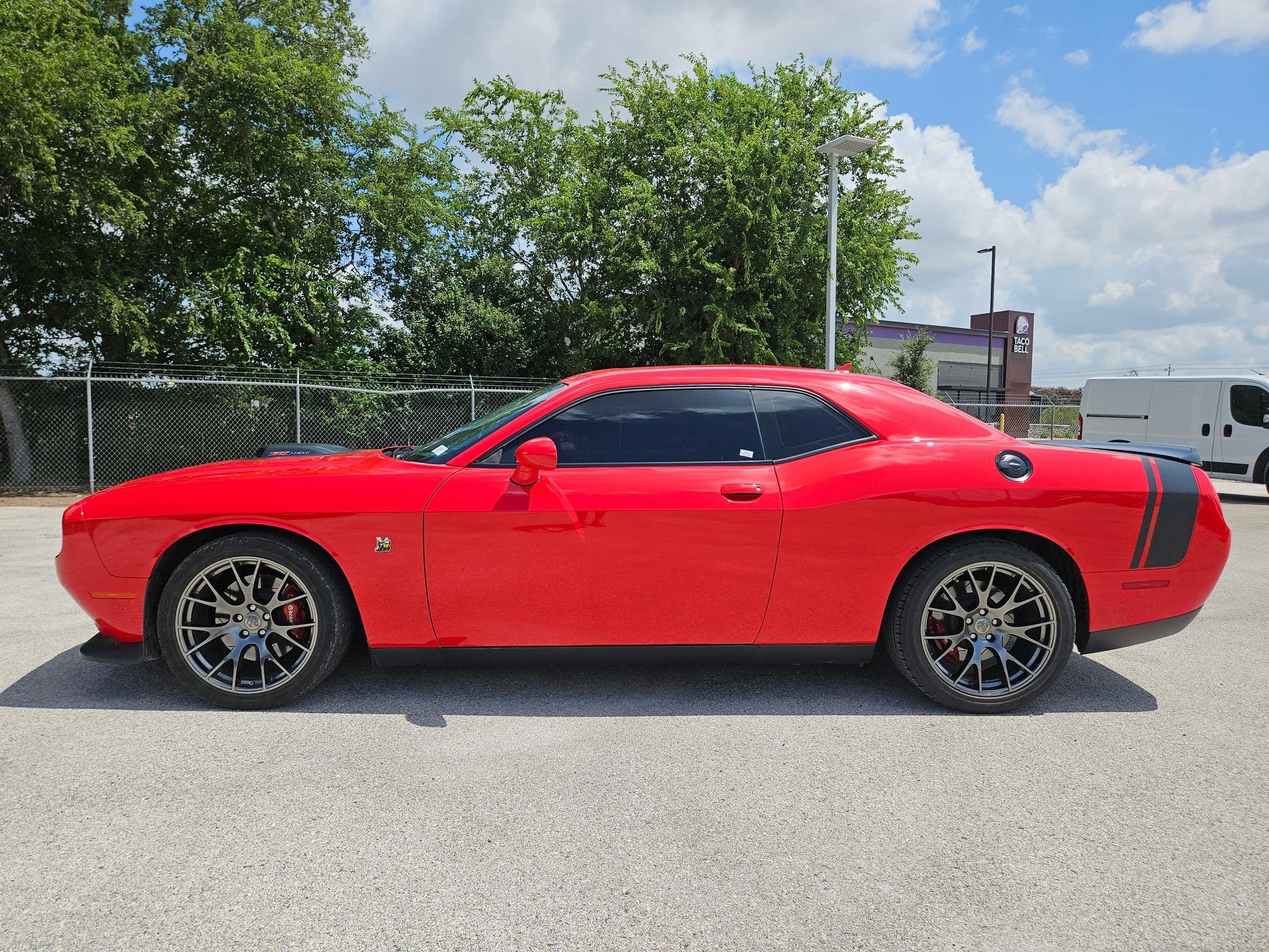 Used 2016 Torred Clearcoat Dodge 392 Hemi Scat Pack Shaker image 6
