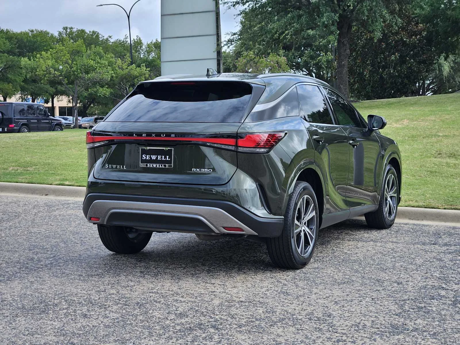 Certified Used 2025 NORI GREEN PEARL Lexus Premium image 4