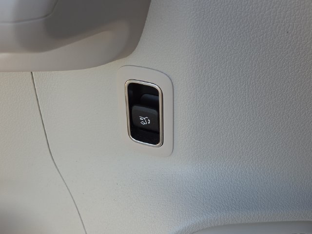 Used 2023 White Mercedes-Benz GLA 250 image 21
