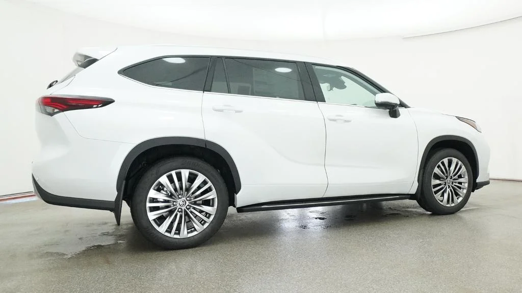 New 2026 Wind Chill Pearl Toyota Platinum image 5