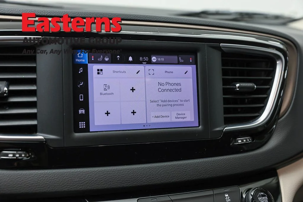 Used 2022 White Chrysler LX image 19