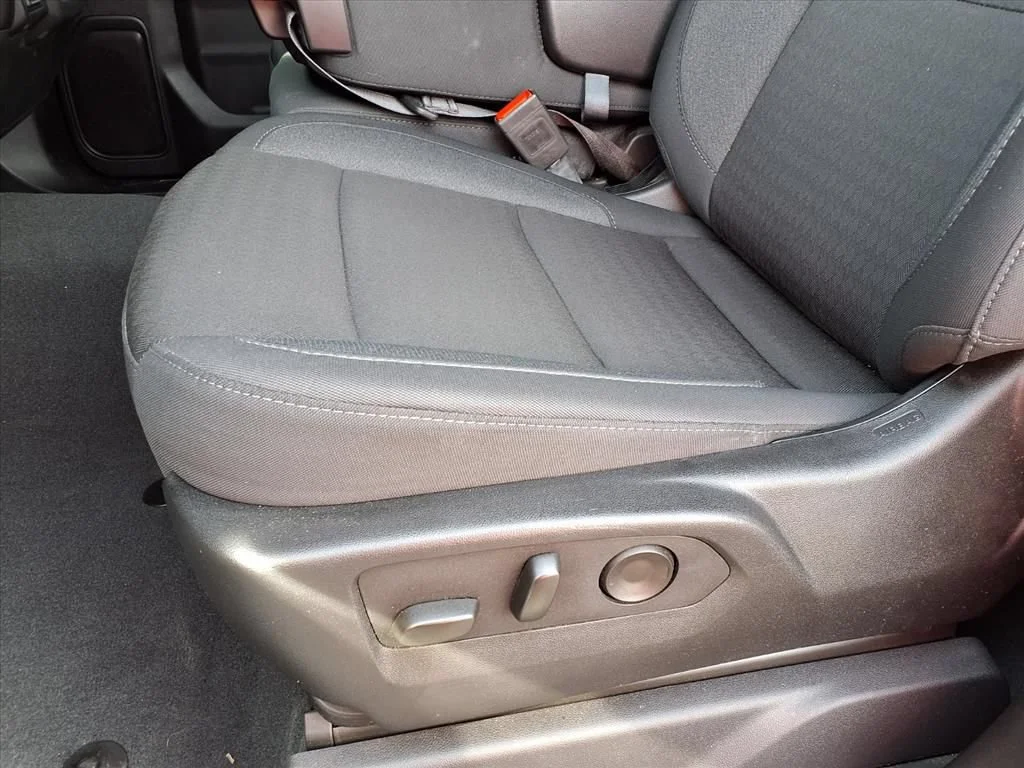 Used 2025 Summit White Chevrolet Custom image 4
