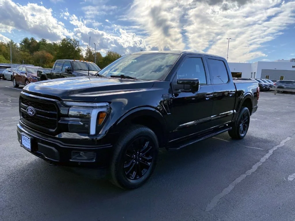 Used 2025 Black Metallic Ford Lariat image 9