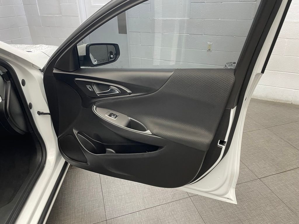 Used 2024 White Chevrolet LT 1LT image 29