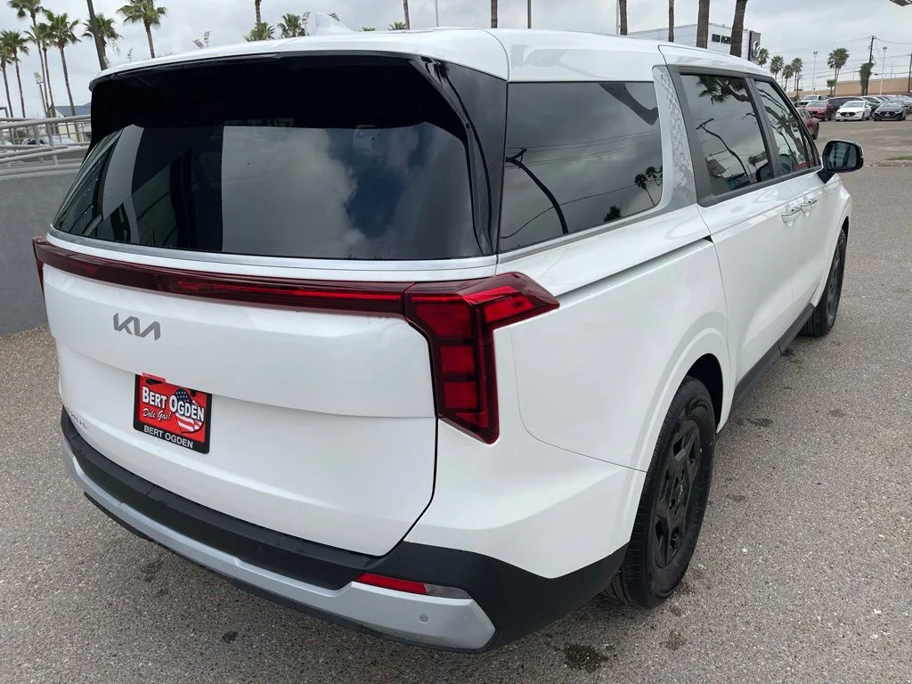 New 2026 White Kia LXS image 9