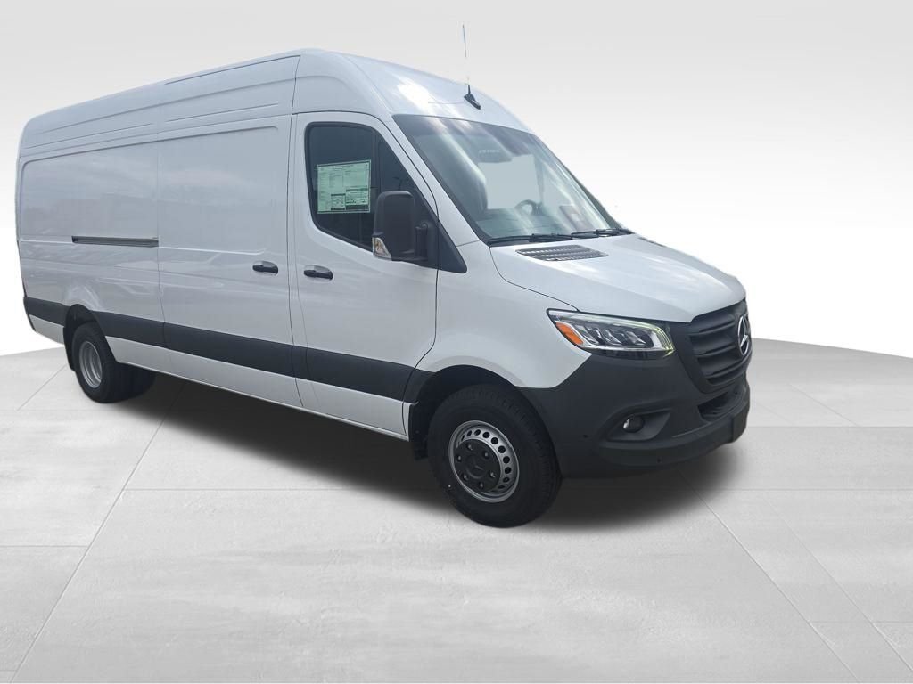 New 2026 Arctic White Mercedes-Benz Cargo 170 WB image 7