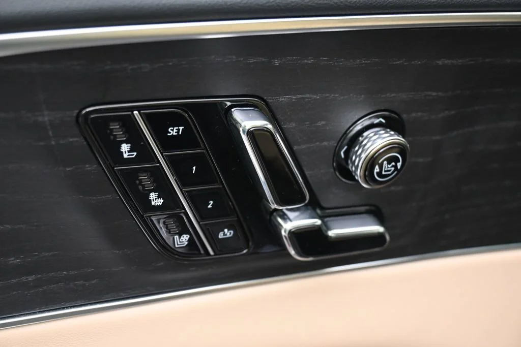 2025 Cadillac LYRIQ Luxury 3 - Photo 14