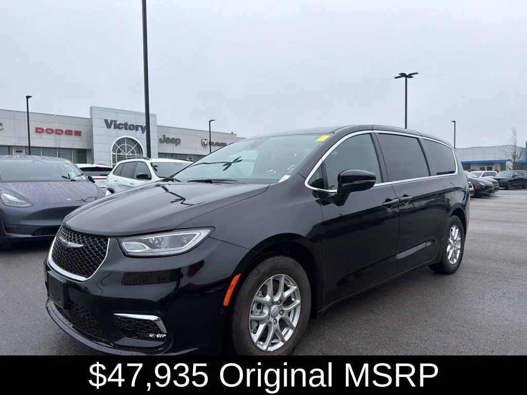 2026 Chrysler Pacifica Select