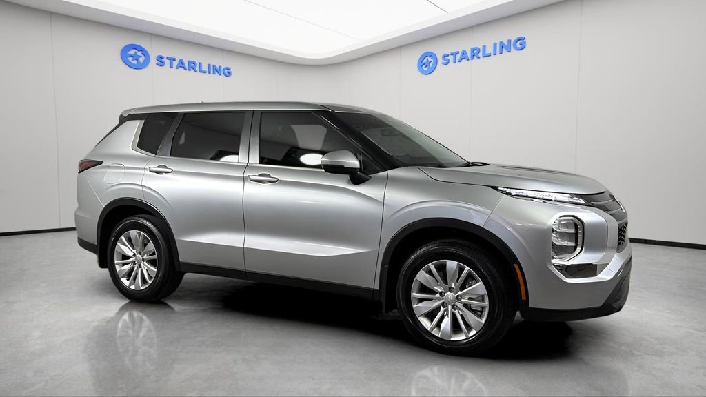Used 2025 Silver Mitsubishi ES 2.5 2WD image 12