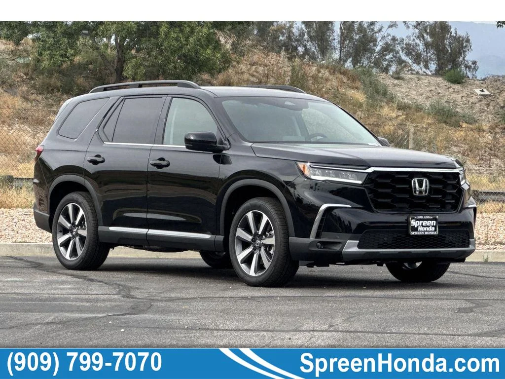 2025 Honda Pilot Touring AWD's photo