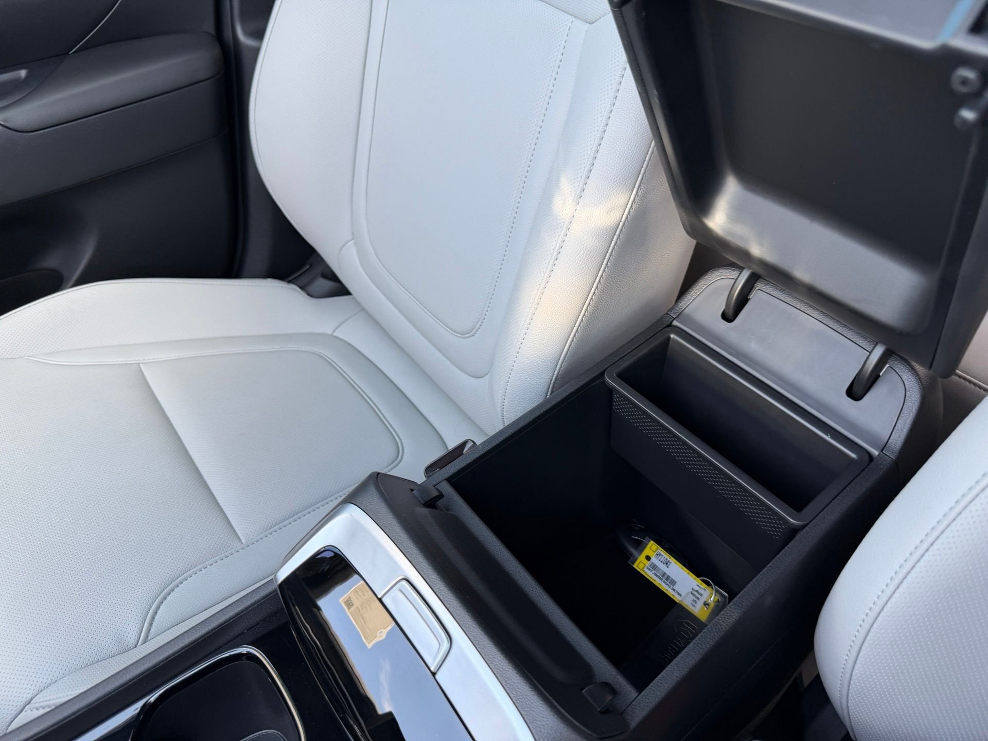Certified Used 2025 White Hyundai SEL image 26