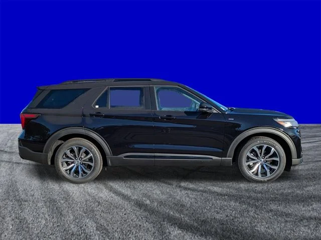 New 2026 Agate Black Metallic Ford ST-Line image 3